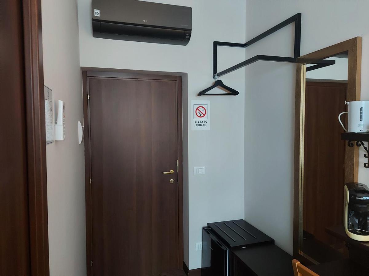 I Tre Marchi Rooms Camera Sabbia แตร์โมลิ ภายนอก รูปภาพ