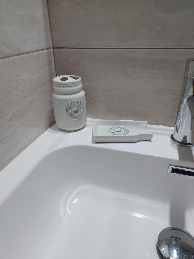 I Tre Marchi Rooms Camera Sabbia แตร์โมลิ ภายนอก รูปภาพ